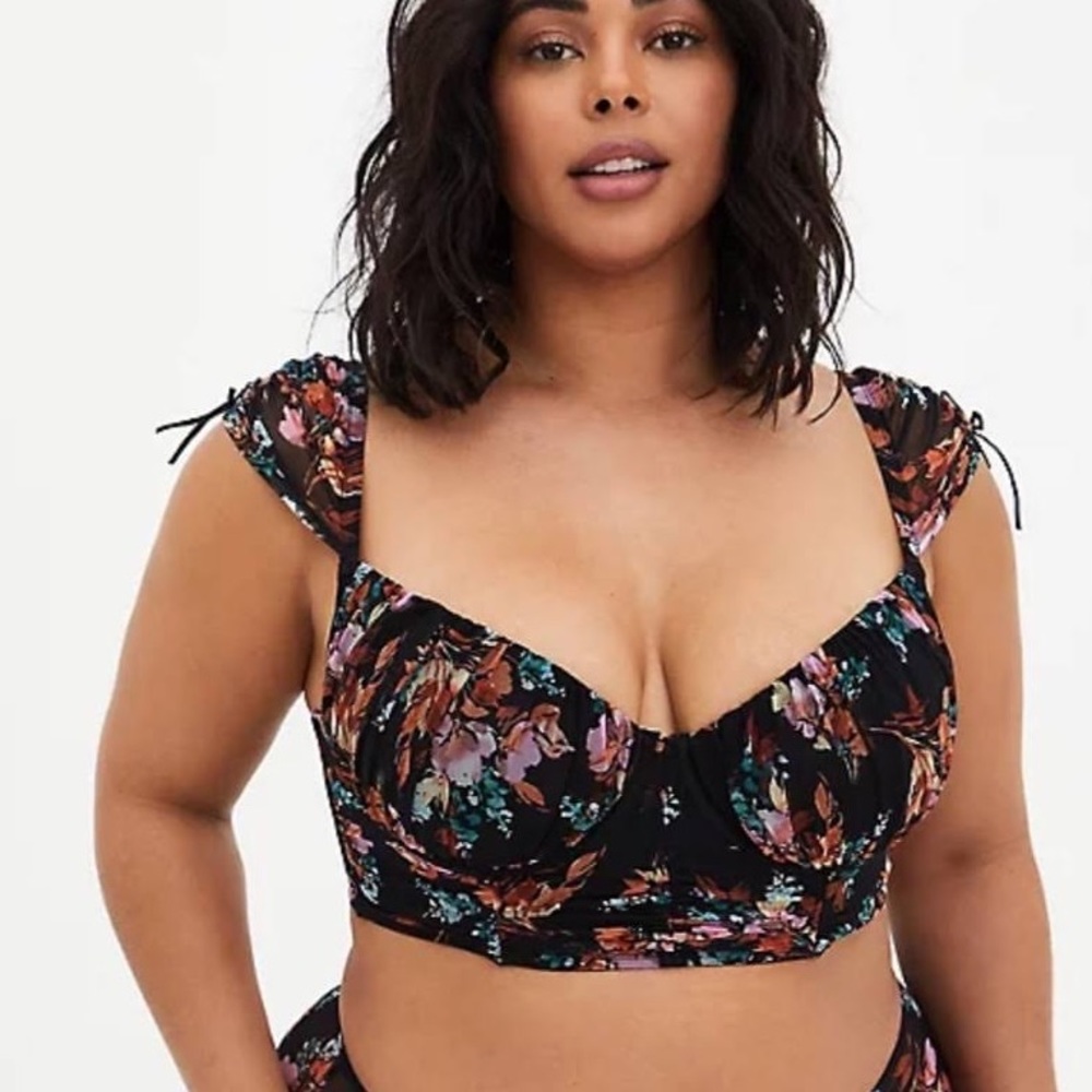 Torrid Curve Dark Floral Ruched Mesh Cap Sleeve Underwire Bra